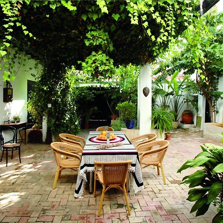 Art Boutique Hotel Chamarel Denia Bagian luar foto